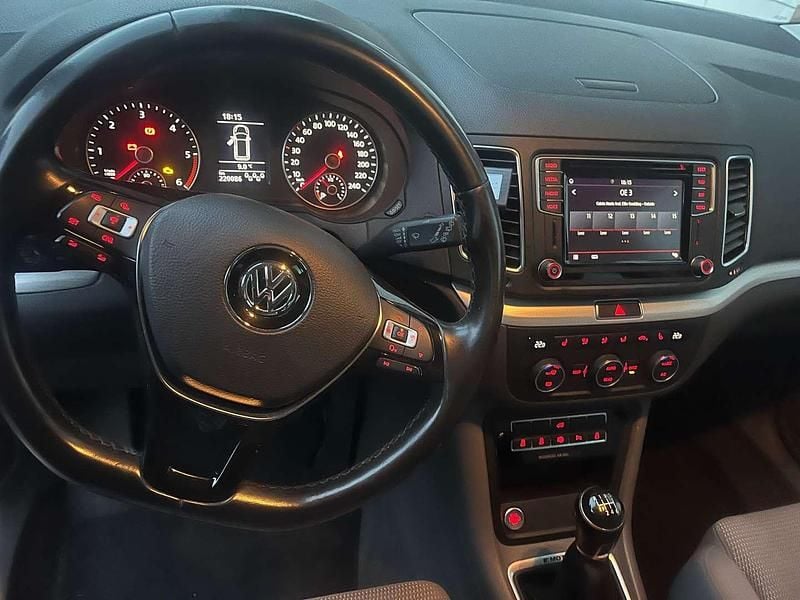 Gebraucht VW Sharan Comfortline 150 PS (110 kW) 2018 Schwarz Van / Kleinbus