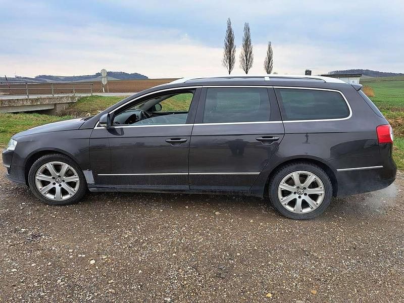 Braun Gebraucht 2006 VW Passat Highline Kombi | € 1.700 (Superpreis) - Bild 1/4