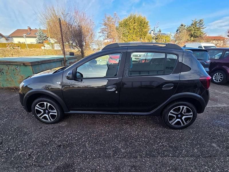Gebraucht Dacia Sandero Stepway 95 PS (69 kW) 2020 Schwarz Limousine