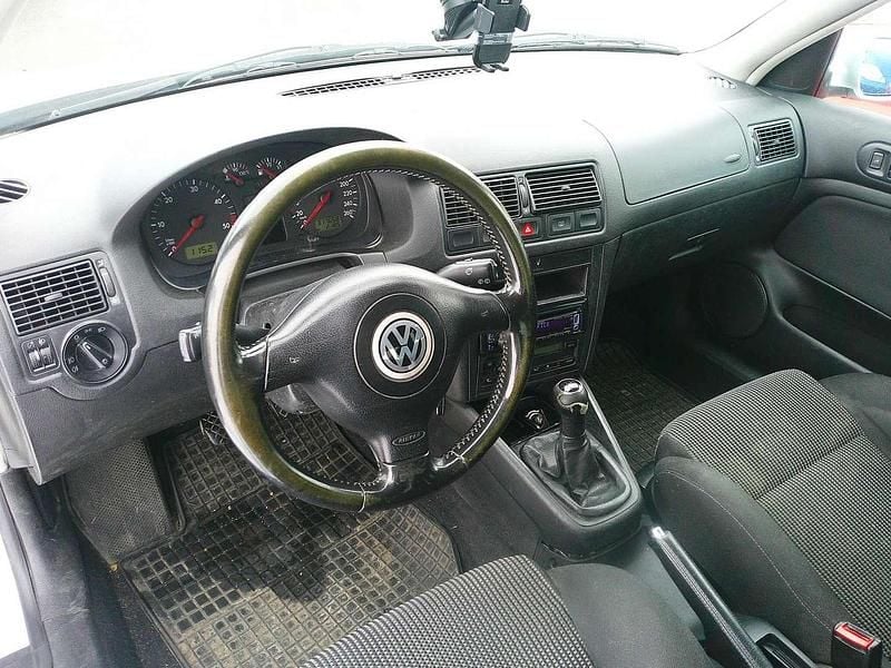 Gebraucht VW Golf IV Highline 116 PS (85 kW) 2000 Silber Limousine