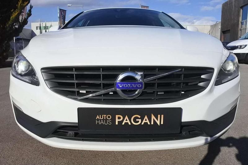 Gebraucht Volvo V60 150 PS (110 kW) 2016 Weiß Kombi