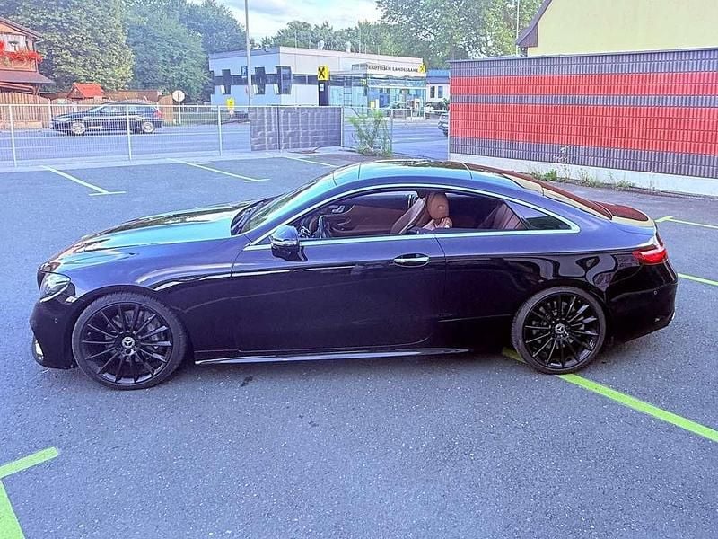 Schwarz Gebraucht 2017 Mercedes E400 AMG Coupé | € 42.990 - Bild 1/4
