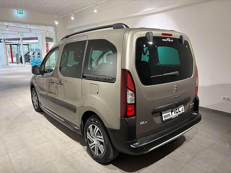 Gebraucht Citroën Berlingo XTR 99 PS (72 kW) 2017 Braun Van / Kleinbus