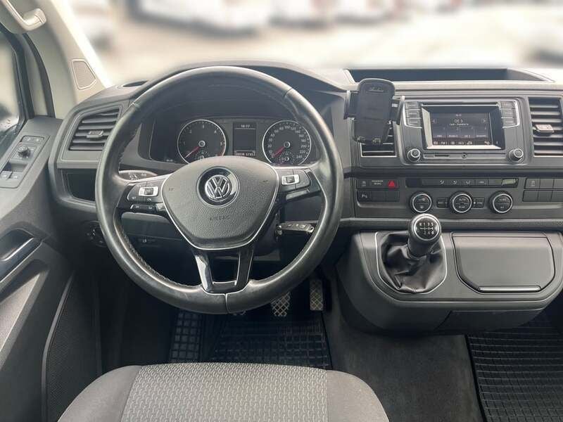 Gebraucht VW Multivan Trendline 150 PS (110 kW) 2016 Weiss  normal Van