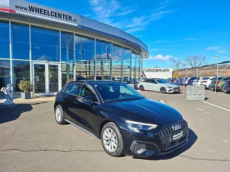 Gebraucht Audi A3 Sportback Ambiente 110 PS (80 kW) 2021 Schwarz Kleinwagen