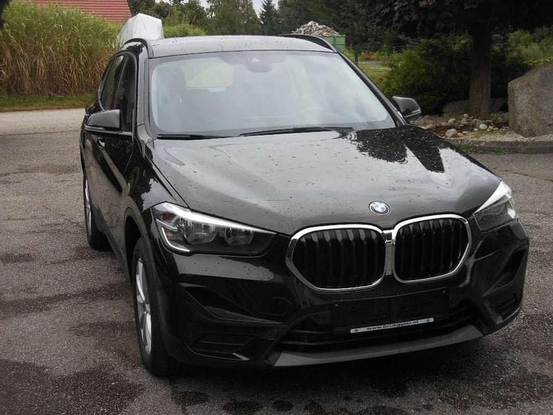 Grau Gebraucht 2020 BMW X1 Advantage SUV | € 21.480 (Superpreis) - Bild 1/4