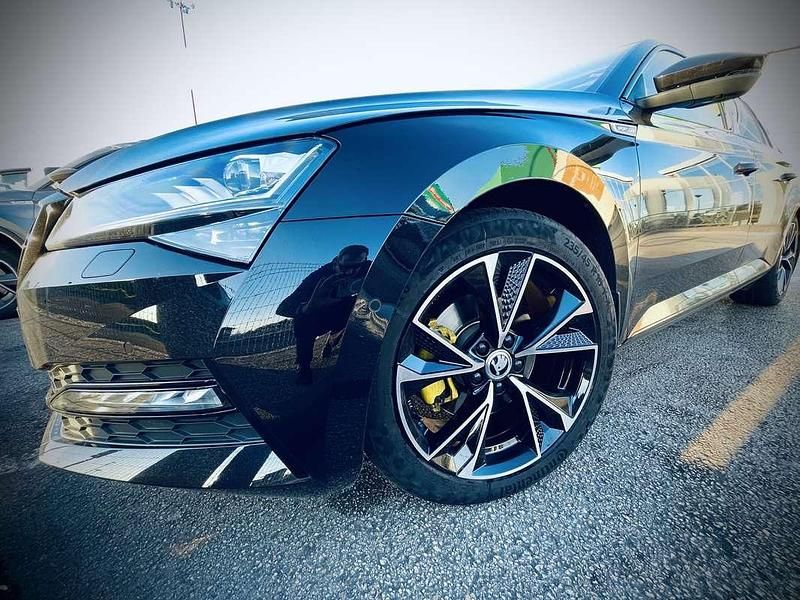Gebraucht Skoda Superb SportLine 150 PS (110 kW) 2022 Kombi