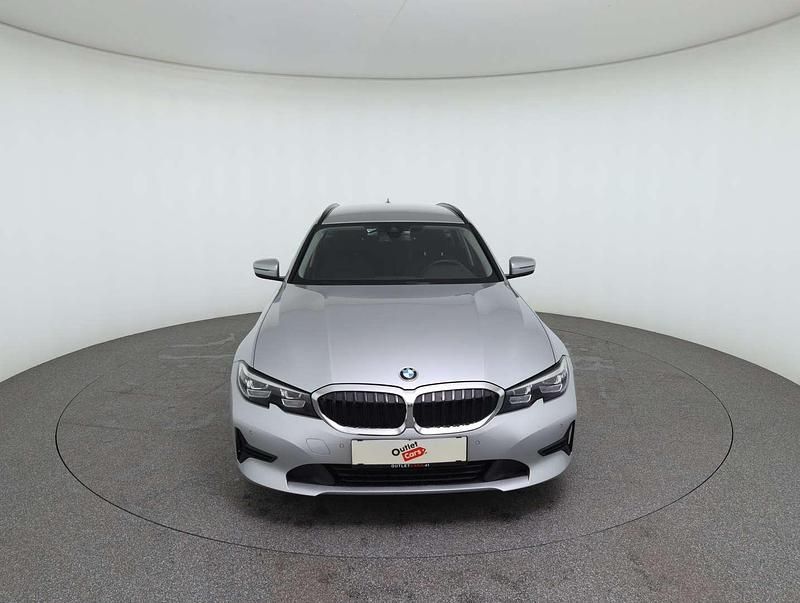 Gebraucht BMW 318 150 PS (110 kW) 2021 Silber Kombi
