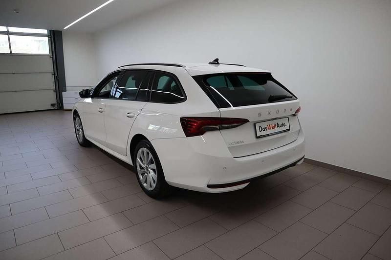 Gebraucht Skoda Octavia Selection 150 PS (110 kW) 2024 Weiss  normal Kombi