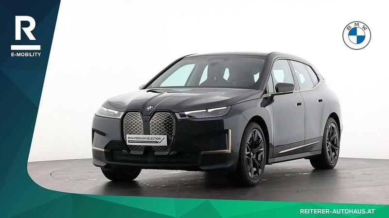 Grau (sophistograu brillant) Gebraucht 2021 BMW iX SUV | € 47.990 (Fairer Preis) - Bild 1/4