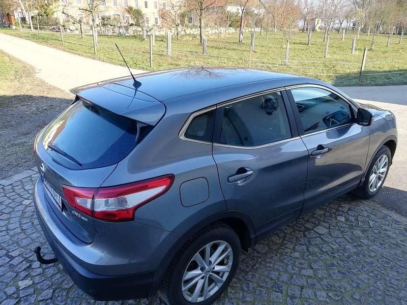 Grau Gebraucht 2014 Nissan Qashqai Acenta SUV | € 7.500 (Fairer Preis) - Bild 1/2