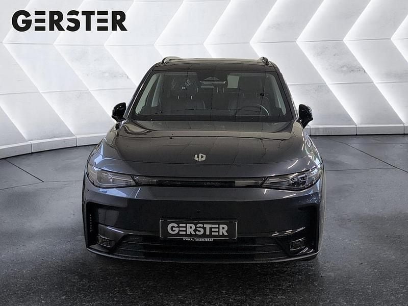 Neu Leapmotor C10 160 kW (218 PS) 2025 Grau SUV