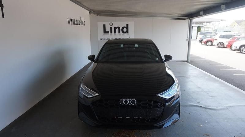 Gebraucht Audi A3 Ambiente 116 PS (85 kW) 2025 Schwarz  normal Limousine