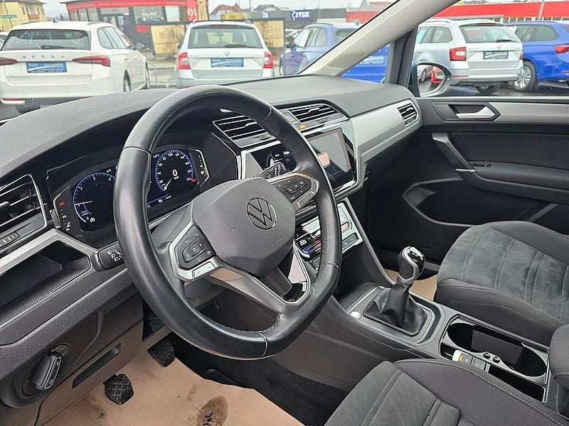 Gebraucht VW Touran Comfortline 122 PS (89 kW) 2022 Grau Van / Kleinbus