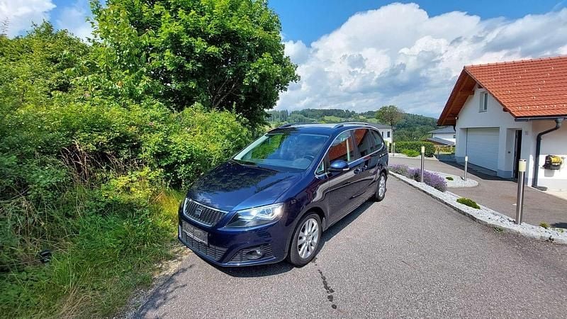 Blau Gebraucht 2015 Seat Alhambra Van / Kleinbus | € 14.990 (Etwas zu teuer) - Bild 1/4