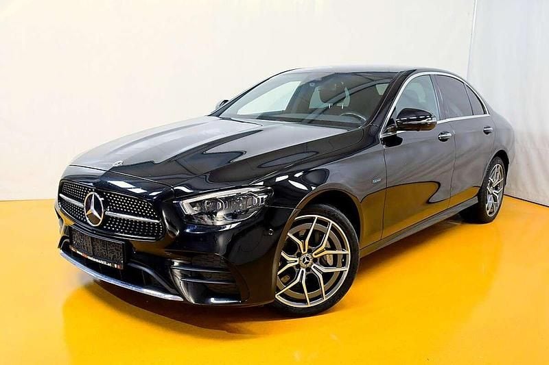 Schwarz Gebraucht 2021 Mercedes E300 AMG line Limousine | € 38.990 (Fairer Preis) - Bild 1/4