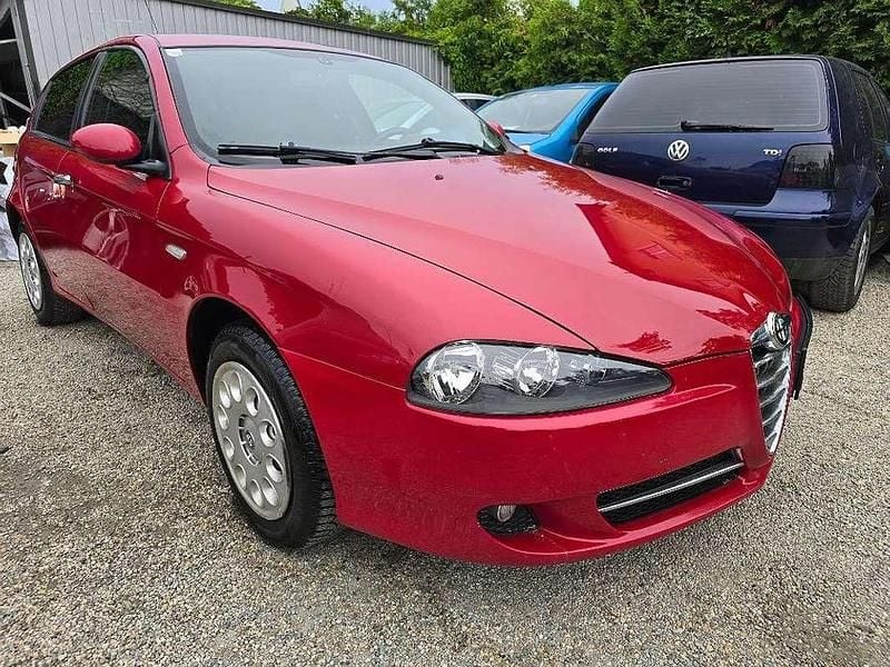 Gebraucht Alfa Romeo 147 Distinctive 120 PS (88 kW) 2009 Rot Kleinwagen