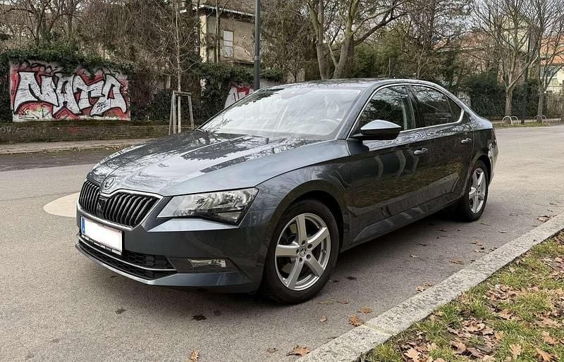 Gebraucht Skoda Superb Ambition 190 PS (139 kW) 2019 Grau Limousine