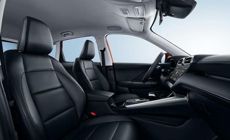 Neu MG ZS Luxury 196 PS (144 kW) 2025 Pebble black Limousine