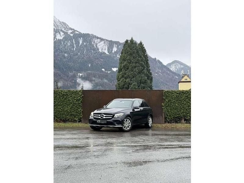 Schwarz Gebraucht 2017 Mercedes GLC220 AMG line SUV | € 31.900 (Fairer Preis) - Bild 1/1