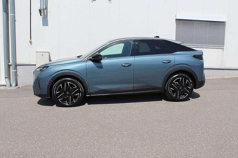 Gebraucht Peugeot 3008 Allure 136 PS (100 kW) 2024 Grün SUV