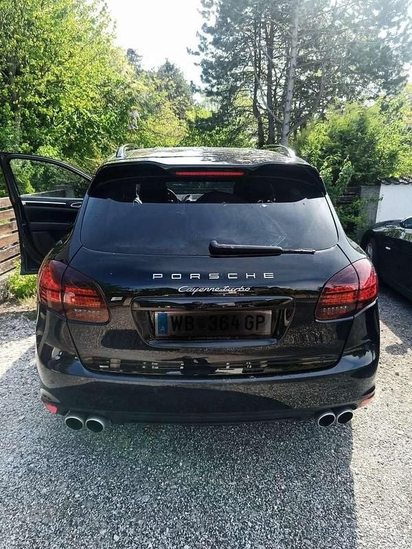 Gebraucht Porsche Cayenne Turbo 500 PS (367 kW) 2012 Schwarz SUV