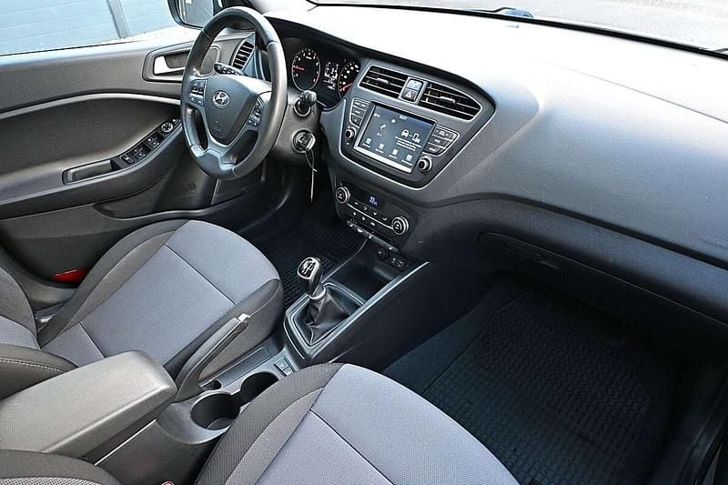 Gebraucht Hyundai i20 Active 101 PS (74 kW) 2018 Grau Limousine