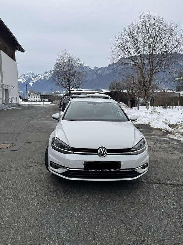 Gebraucht VW Golf Comfortline 110 PS (80 kW) 2018 Weiß Limousine