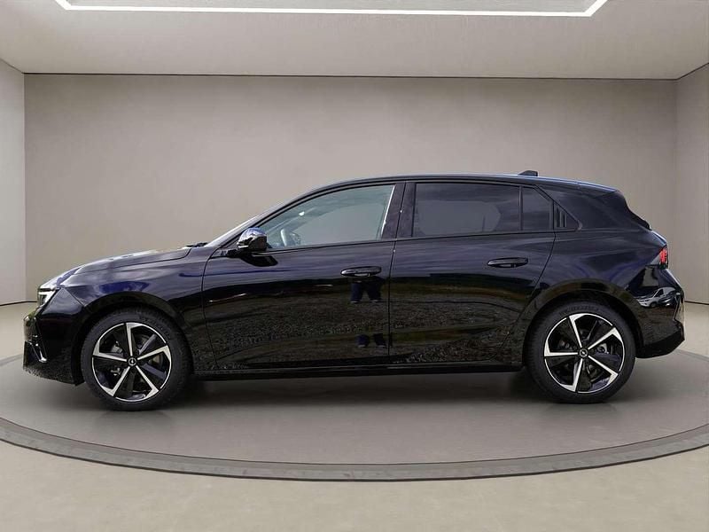 Gebraucht Opel Astra 131 PS (96 kW) 2025 Schwarz Limousine
