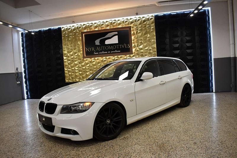 Weiß Gebraucht 2009 BMW 318 M Sport Kombi | € 9.990 (Etwas zu teuer) - Bild 1/4