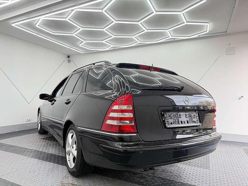 Gebraucht Mercedes C200 Avantgarde 163 PS (119 kW) 2006 Schwarz Kombi