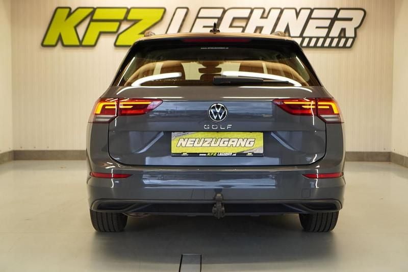 Gebraucht VW Golf VIII 116 PS (85 kW) 2021 Grau Kombi