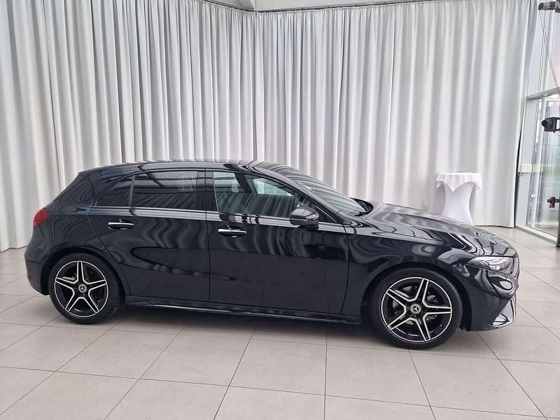 Gebraucht Mercedes A180 AMG line 116 PS (85 kW) 2025 Schwarz Limousine
