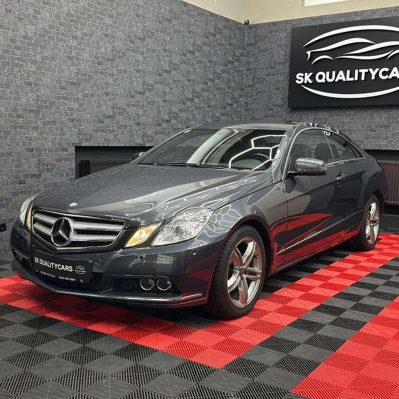 Gebraucht Mercedes E200 184 PS (135 kW) 2011 Grau Coupé