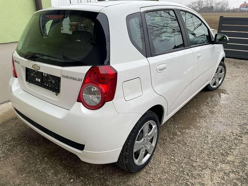 Gebraucht Chevrolet Aveo LS 75 PS (55 kW) 2009 Weiß Limousine