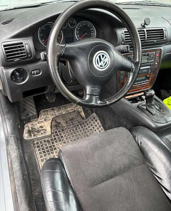 Gebraucht VW Passat 101 PS (74 kW) 2001 Grau Kombi