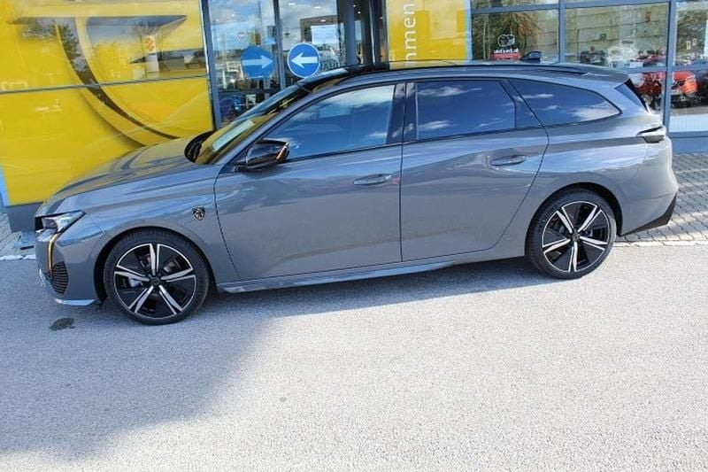 Neu Peugeot 308 SW GT 131 PS (96 kW) 2025 Grau Kombi
