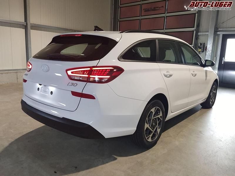 Gebraucht Hyundai i30 Comfort 2024 Atlasweiß Kombi