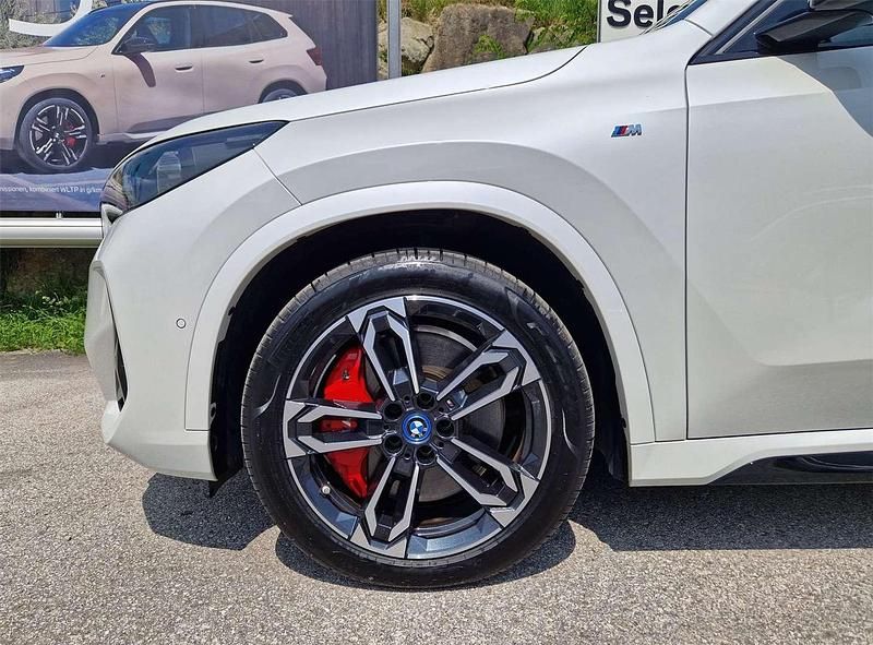 Gebraucht BMW iX1 Shadowline 225 kW (306 PS) 2023 Weiß SUV