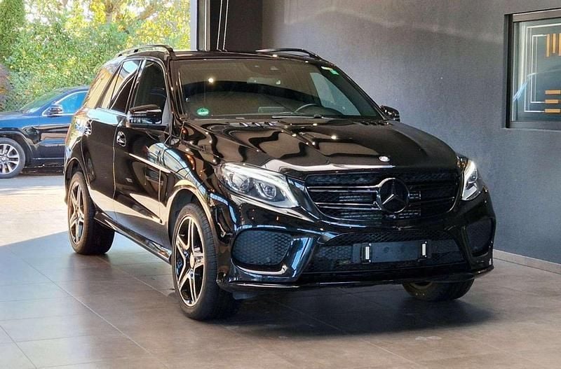 Schwarz Gebraucht 2014 Mercedes ML350 Edition SUV | € 30.990 (Teuer) - Bild 1/4