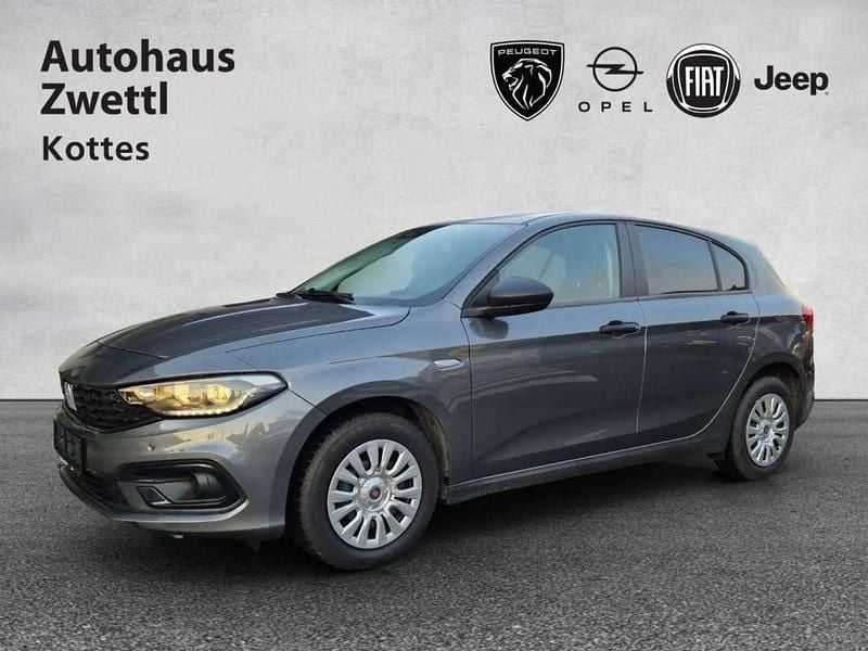 Grau Gebraucht 2021 Fiat Tipo City Life Limousine | € 13.580 (Guter Preis) - Bild 1/4