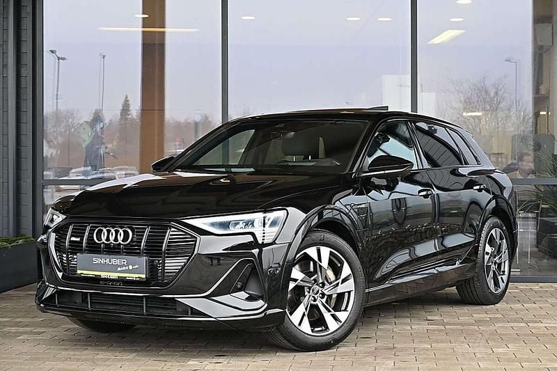 Gebraucht Audi e-tron S-Line 300 kW (408 PS) 2022 Schwarz SUV