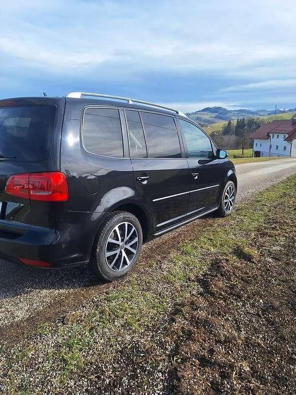 Gebraucht VW Touran Highline 105 PS (77 kW) 2013 Van / Kleinbus