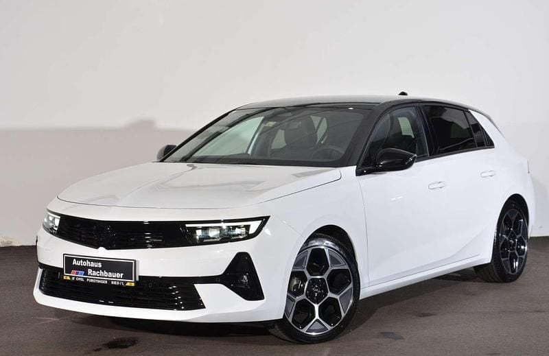 Weiß Gebraucht 2024 Opel Astra Limousine | € 32.600 - Bild 1/4