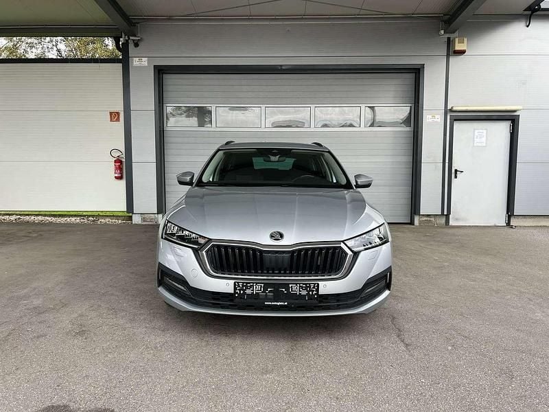 Silber Gebraucht 2021 Skoda Octavia Ambition Kombi | € 16.900 (Etwas zu teuer) - Bild 1/4