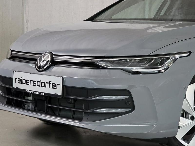Neu VW Golf VIII 115 PS (84 kW) 2026 Mittelgrau  metallic