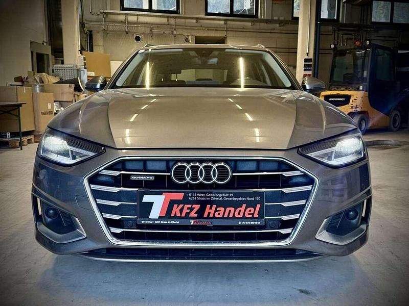 Gebraucht Audi A4 Advanced 190 PS (139 kW) 2020 Grau Kombi