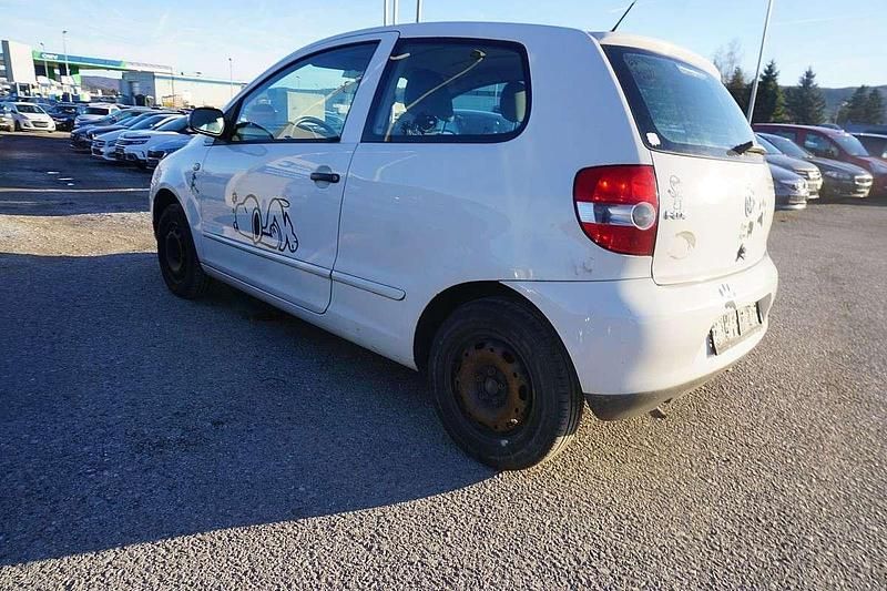 Gebraucht VW Fox 54 PS (39 kW) 2010 Weiß Kleinwagen
