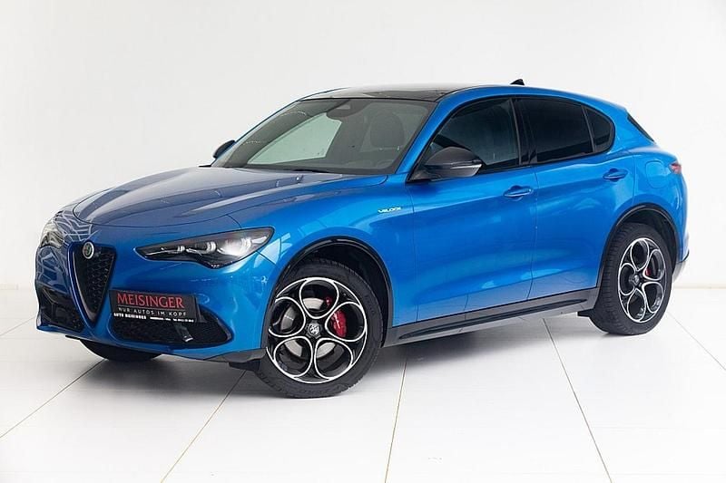 Blau Gebraucht 2023 Alfa Romeo Stelvio Ti SUV | € 82.665 - Bild 1/4