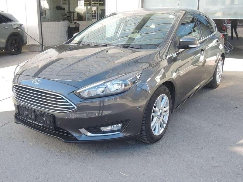 Gebraucht Ford Focus Titanium 101 PS (74 kW) 2017 Grau Limousine
